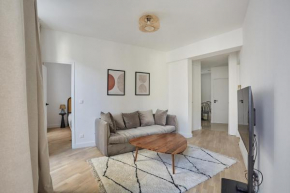 Apartment center of Paris by Studio prestige